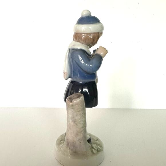 Royal Copenhagen March Girl w/ Posy Figurine Months of the Year Collection 4525 - Picture 5 of 7